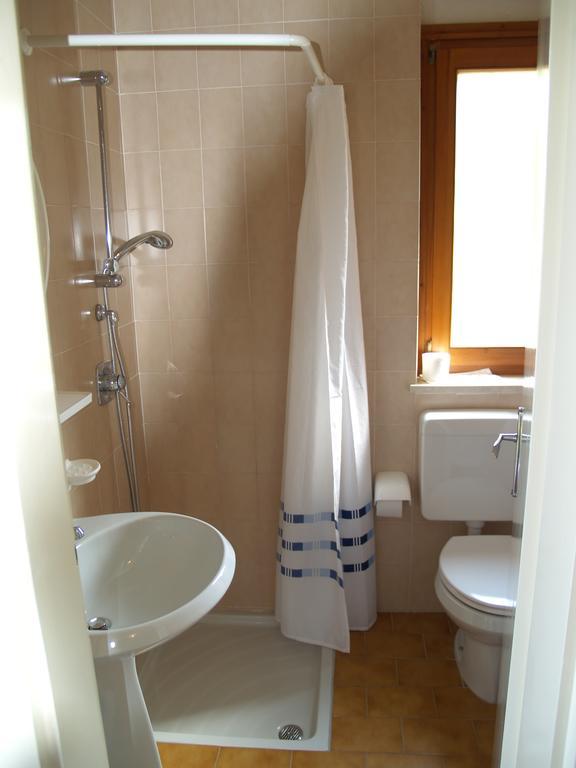 Hotel Rosalpina Рива-дель-Гарда Экстерьер фото