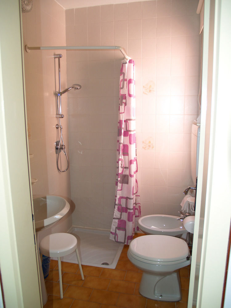 Hotel Rosalpina Рива-дель-Гарда Экстерьер фото