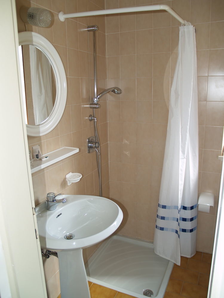 Hotel Rosalpina Рива-дель-Гарда Экстерьер фото