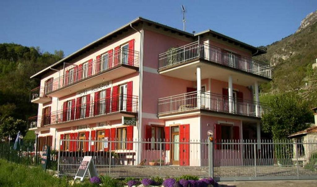 Hotel Rosalpina Рива-дель-Гарда Экстерьер фото